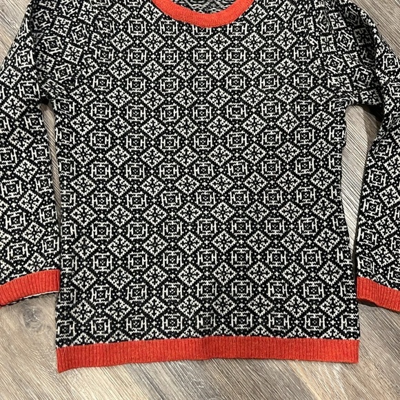 Ice wear black & white crewneck wool angora blend sweater size small - Picture 4 of 8